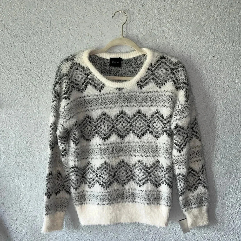 New cozy xs sweater cliche brand fuzzy‎ soft comfortable pattern sweater winter